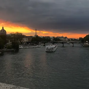 https://room-in.fr-paris.fr